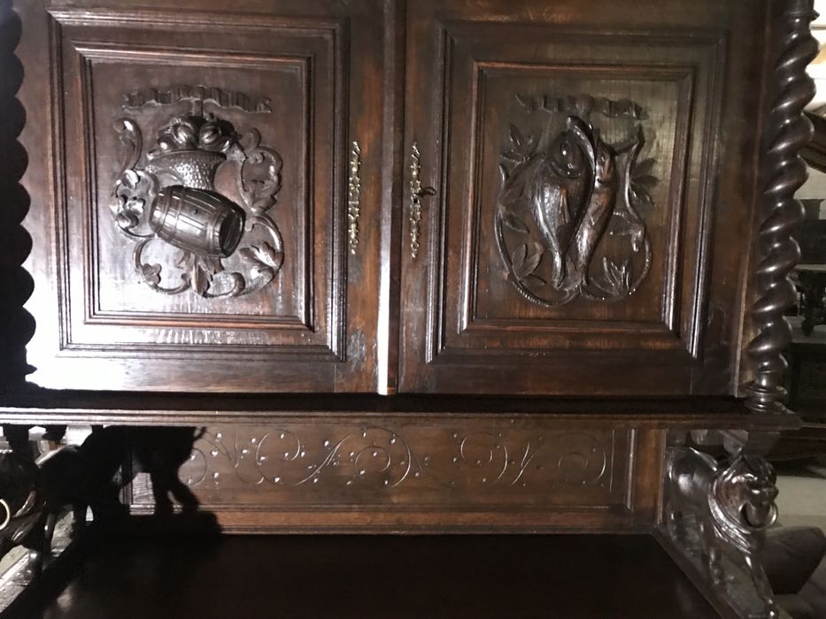 Буфет старовинний неоренесанс мисливський