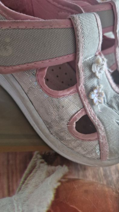 Тапулі для дівчинки