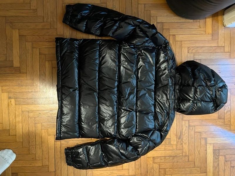 Kurtka zimowa Moncler maya czarna