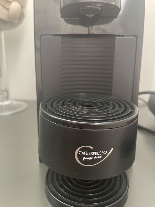 Máquina de café e 35 cápsulas do pingo doce