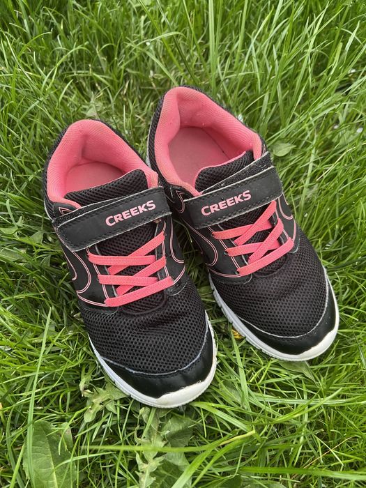 Кросівки, макасіни