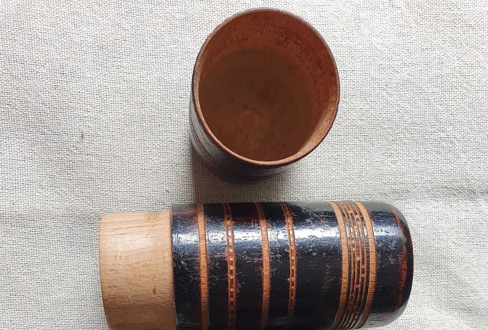 Caixa tubular de madeira para tabaco, 11 cm, com cerca de 100 anos