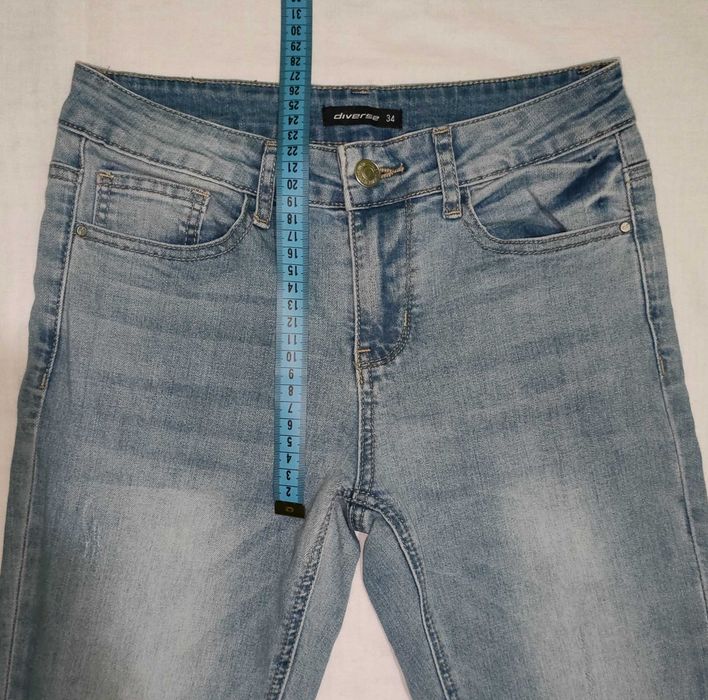 P106 Spodnie jeansowe Diverse r. 34