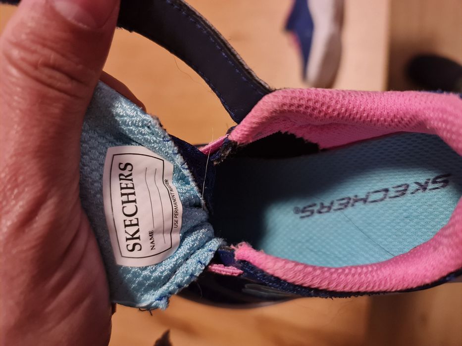 Ténis Skechers menina