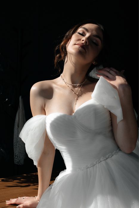 Весільна сукня з блискітками