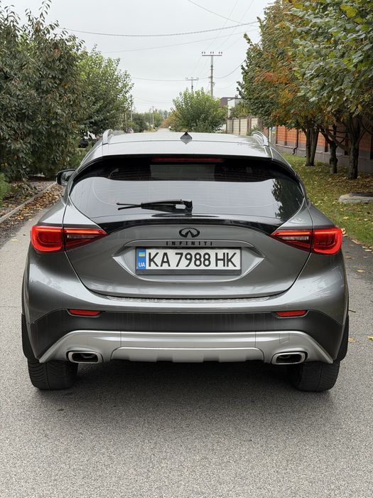 INFINITY QX30 2017 год