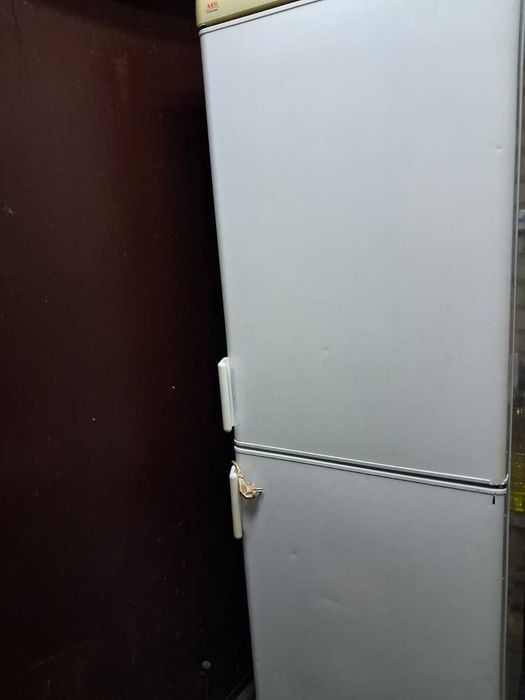 Продам холодильник б.в. Стан робочий.