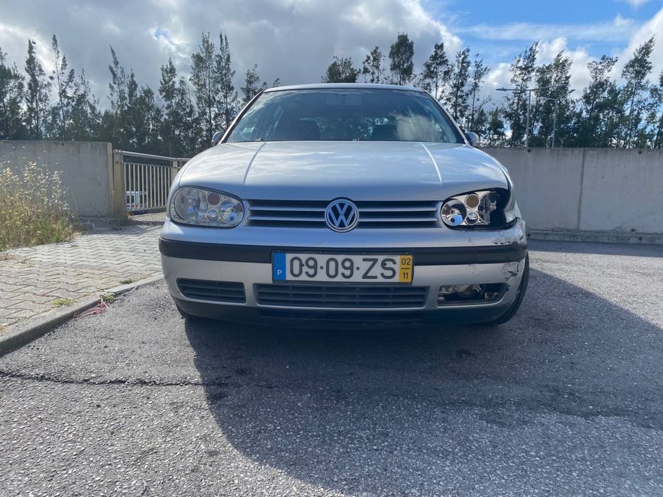 Volkswagen Golf IV 1.4 Gasolina – 2002 | 600 € | Leiria. Para reparar ou peças — photo 2