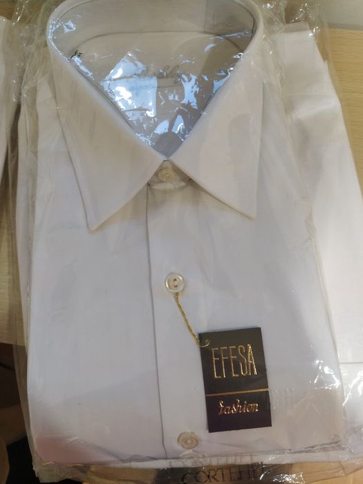 Vendo seis camisas novas de grandes marcas  três de manga curta e