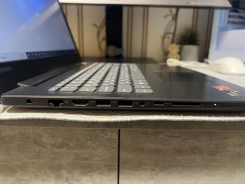 Ноутбук Lenovo Ryzen 5 2500u/ 8gb drr4/256ssd/ windows 10