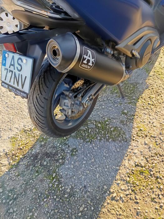 KYMCO AK 550 maxi scooter