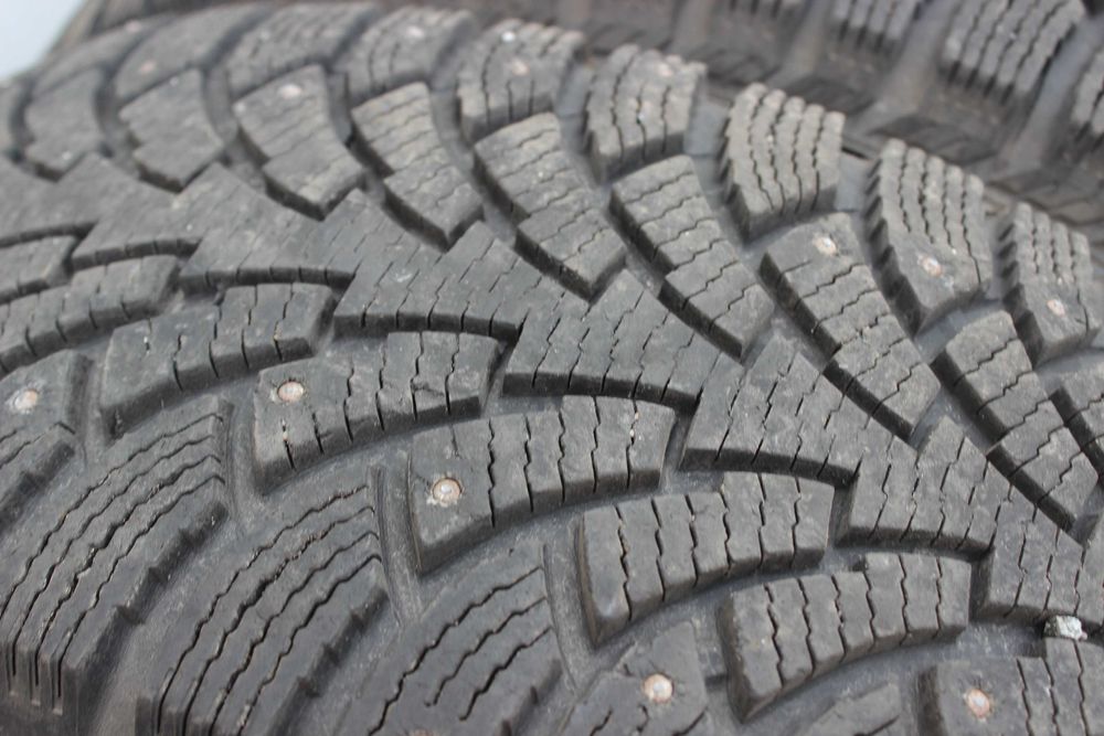 Шиповка= 265-65-R17 NOKIAN HAKKAPELITTA комплект зимняя резина GERMANY