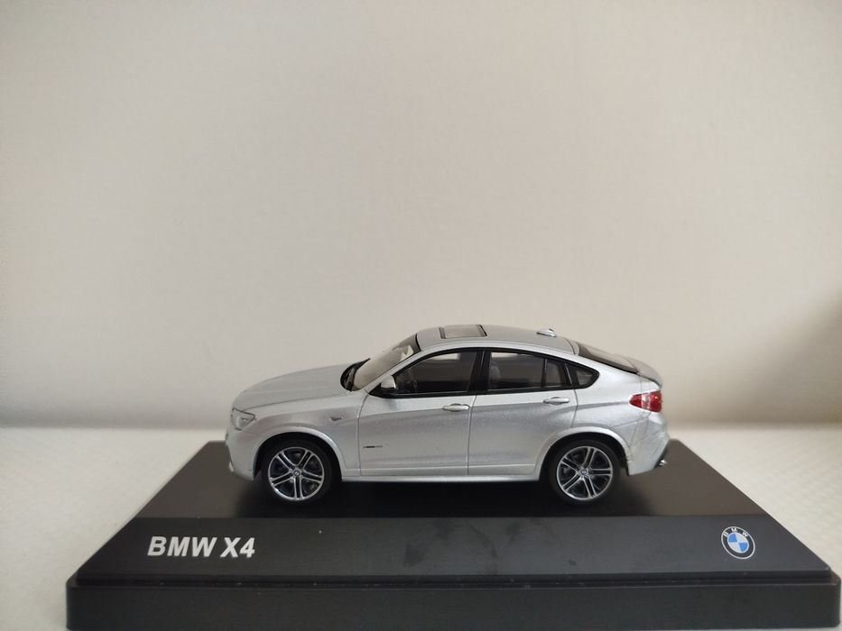 Miniatura BMW X4 1/43