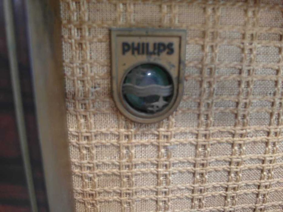 Rádio a Válvulas PHILIPS Anos 40 a funcionar