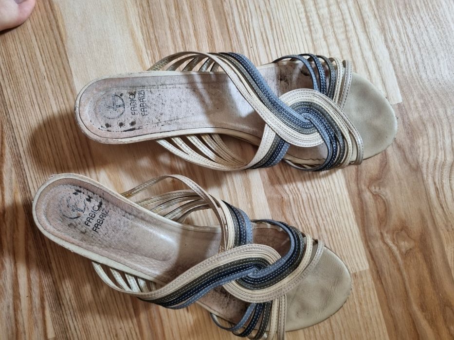 Niebieskie klapki 40