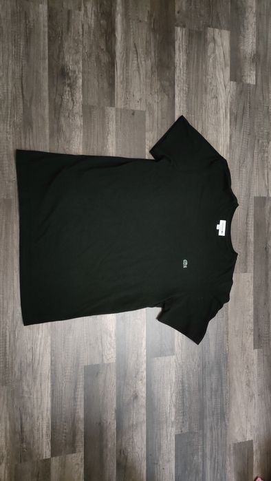 klasyczny,prosty,czarny t-shirt LACOSTE jak nowy