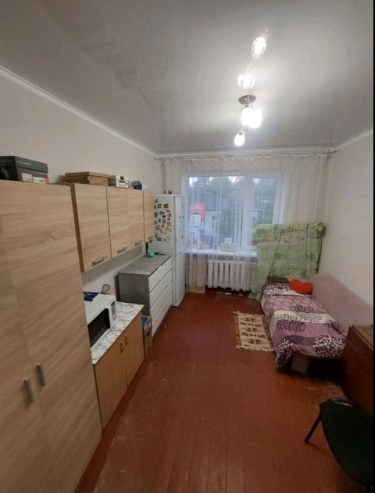 Продається дві  кімнати в комунальній квартирі