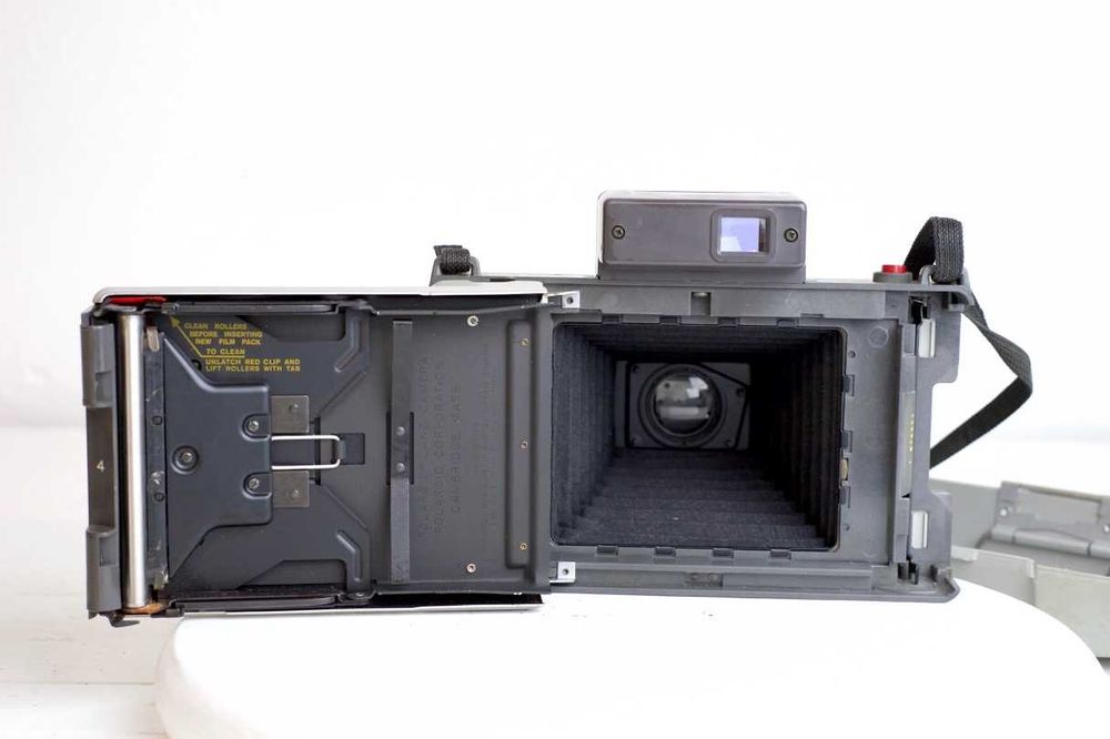 Vintage Polaroid 104 Instant Pack Film Land Camera And Flashgun