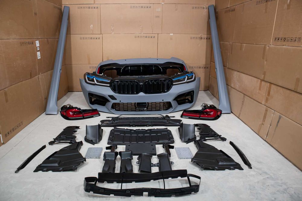 Комплект рестайлінгу BMW G30 M5 F90 комплект рестайлинг обвіс бмв лого