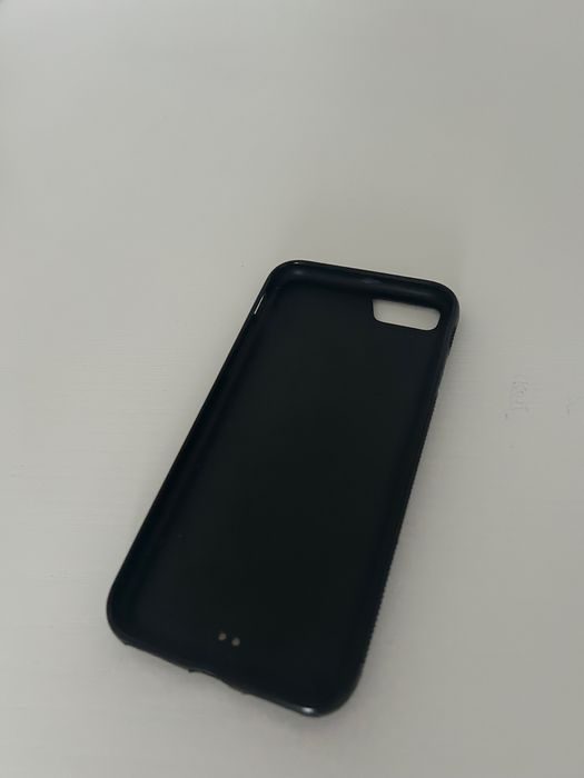 iPhone SE 2020 i etui bewood gratis