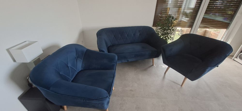 Sofa i fotele w stylu skandynawski.