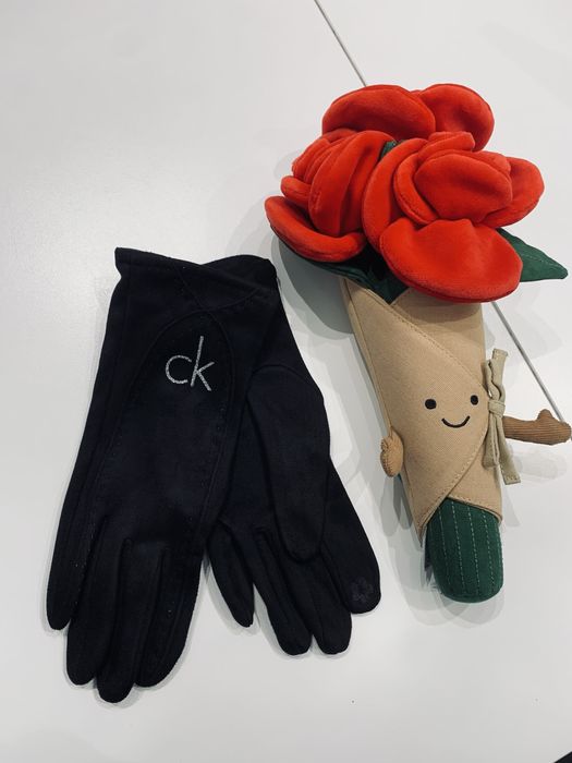 Rękawiczki damskie zamszowe czarne Calvin Klein