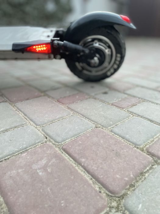 Продам електросамокат