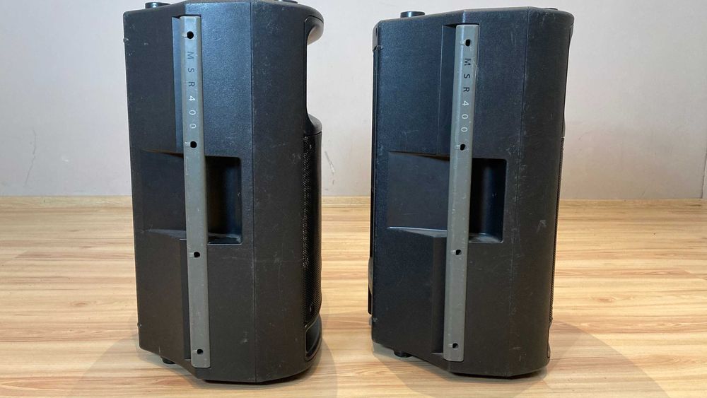 Dwie kolumny głośnikowe / Yamaha MSR400