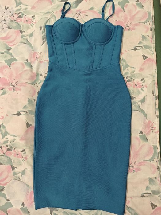 3 lindos vestidos intemporais e elegantes para qualquer ocasião
