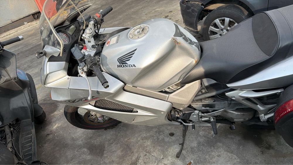 Мото honda vfr800 02-10 та інше