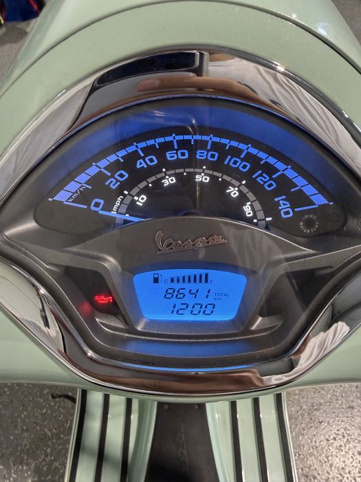 Vespa 125 GTS como nova