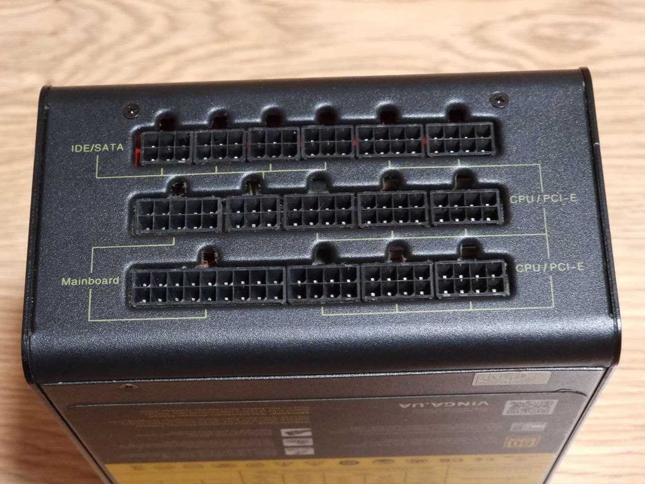 Блок живлення Vinga VPS-750G (750W, Gold, модульний, японські конденсатори)