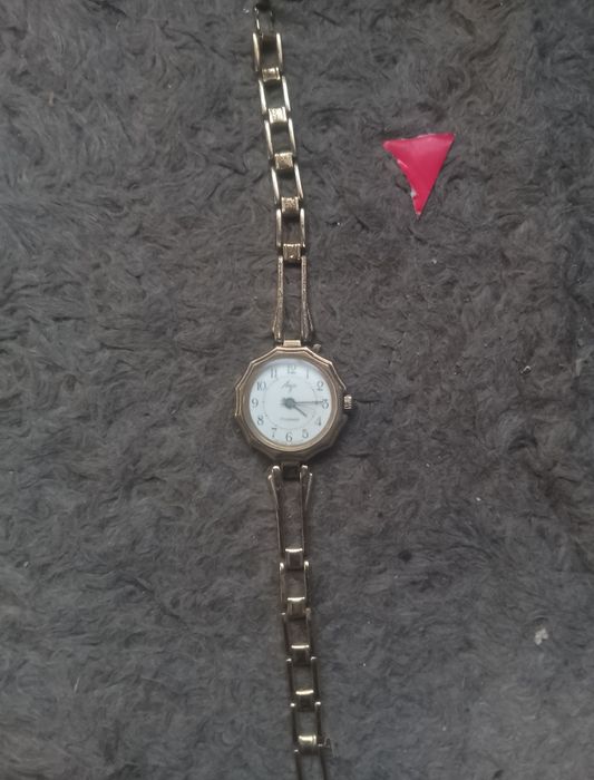 Продам чяси 17каратів