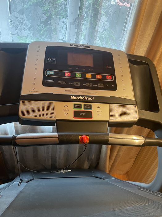 Продаю беговую дорожку