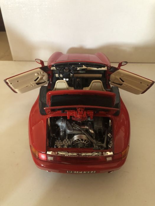 Porsche 911(993) escala 1:18