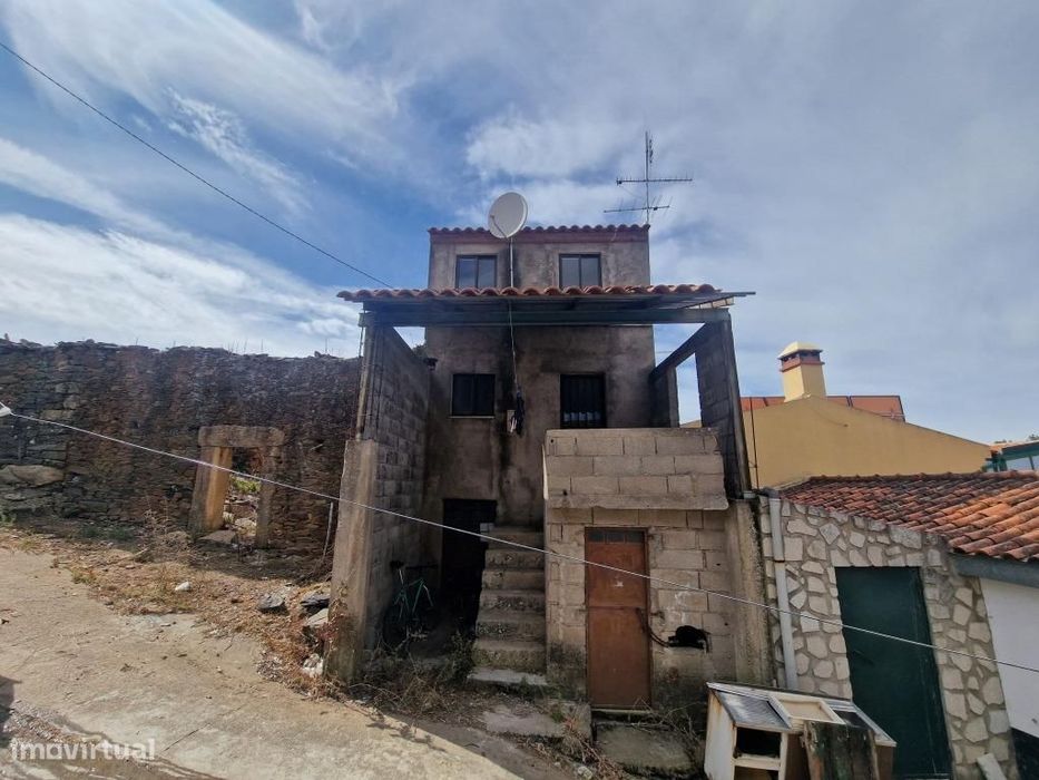 Moradia Tradicional para Reabilitação no Centro de Penamacor