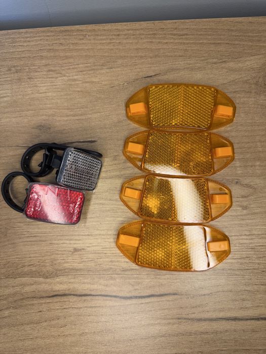 Комплектуючі для велосипеда підфляжник. катафот