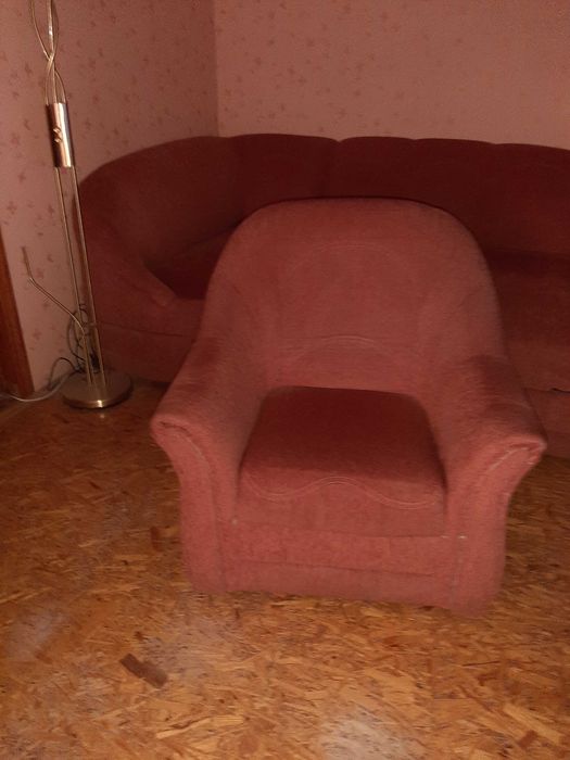 угловой диван+кресло в подарок