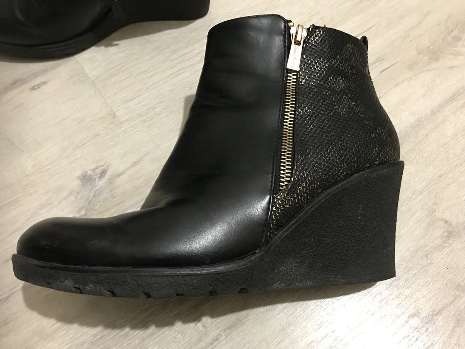 Buty za kostke na koturnie 39