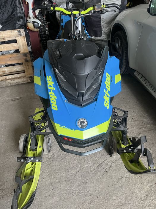 Ski doo summit 850