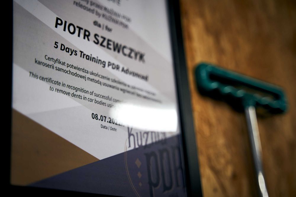 Usuwanie wgnieceń bez lakierowania PDR