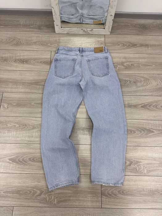 Мужские базовые светлые широкие джинсы