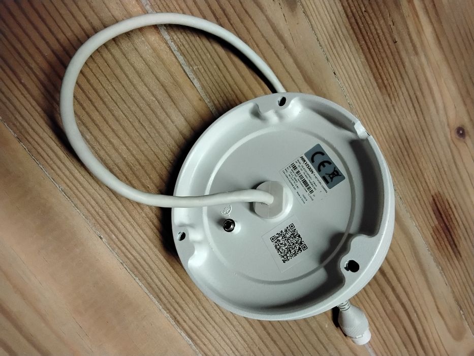 Camara Hikvision Dome 2MP 2.8mm DS-2CD2122FWD-I
