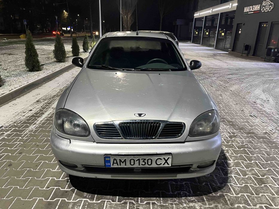 Продам свого сенса 1.3 газ вписаний нова гума, з документами порядок, 
Ціна без торгу! Рижиків немає, крашено дві деталі!! Економний автомобіль.