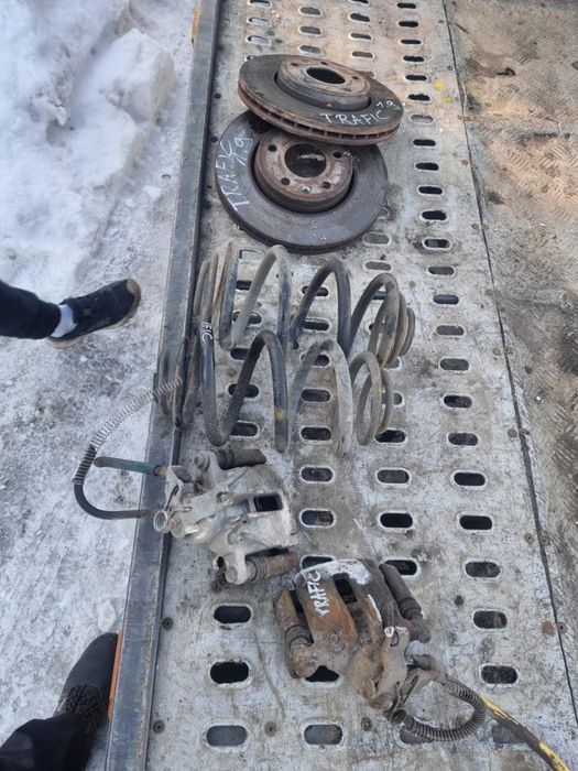amortyzator zaciski tarcze wahacze sprężyny sanki belka Renault trafic