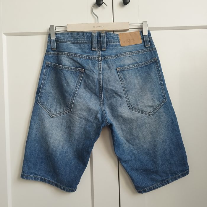 Krótkie spodenki jeansowe Cropp