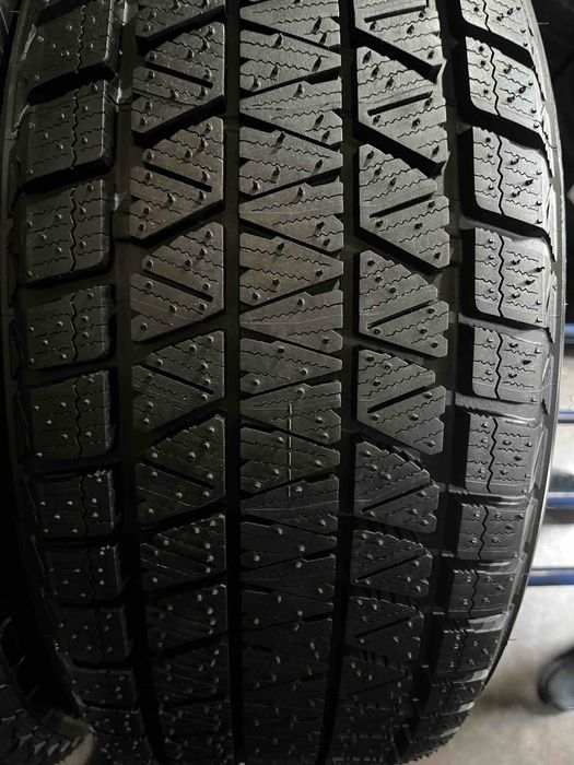 275/40/20+245/45/20 R20 Bridgestone Blizzak DM-V3 4шт нові зима