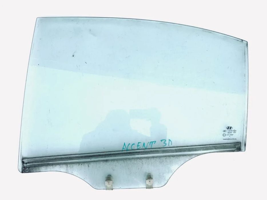 Скло дверей заднє ліве Hyundai Accent III