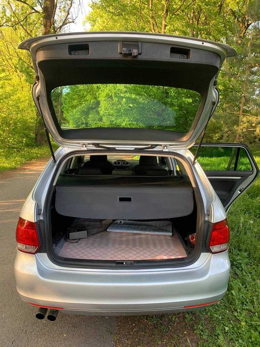 Продається авто VOLKSWAGEN GOLF VI Універсал, 2013 р