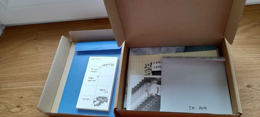 Album V Layover plus Weverse Pob